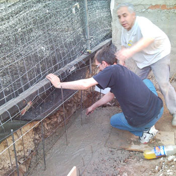 Cosntrucción muro trasero casa